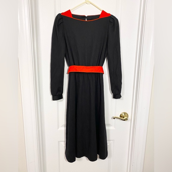 Vintage Dresses & Skirts - 80s Two Tone Wool Blend Belted Knit Dress USA MADE Vintage Black Red 8